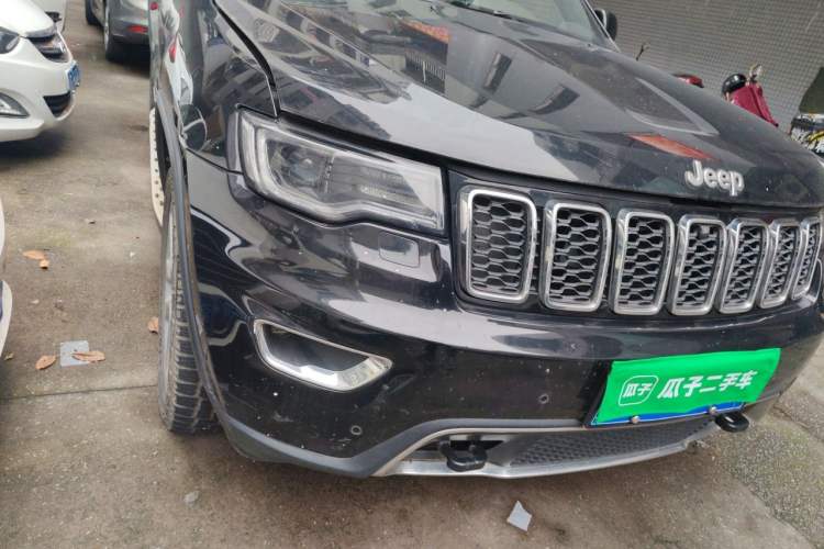 Used Jeep Grand Cherokee 2016 3.0L Comfort Navigation Edition Right Front Headlight