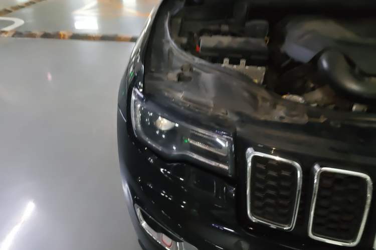 Used Jeep Grand Cherokee 2016 3.0L Comfort Navigation Edition Right Front Headlight