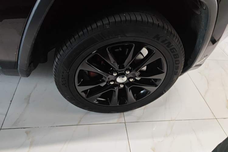 Used Jeep Grand Cherokee 2016 3.0L Elite Navigation Edition Right Front Wheel Hub