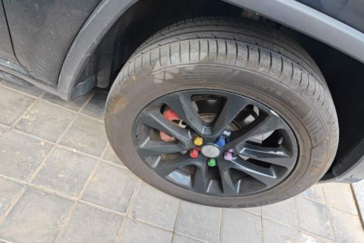 Used Jeep Grand Cherokee 2016 3.0L Elite Navigation Edition Right Front Wheel Hub