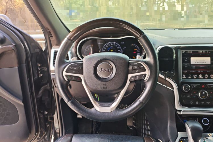 Used Jeep Grand Cherokee 2016 3.6L Luxury Navigation Edition Steering Wheel