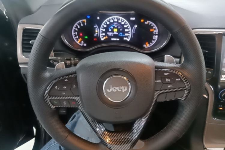 Used Jeep Grand Cherokee 2016 3.0L Elite Navigation Edition Steering Wheel