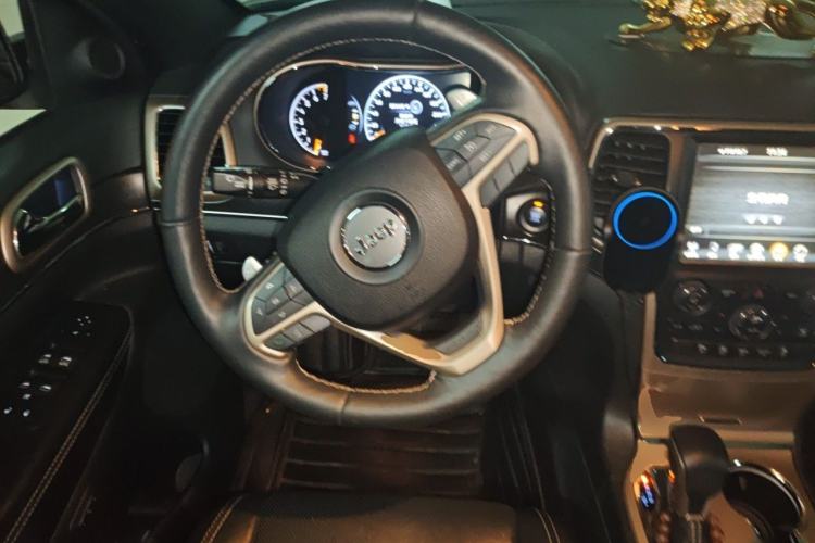 Used Jeep Grand Cherokee 2016 3.0L Elite Navigation Edition Steering Wheel