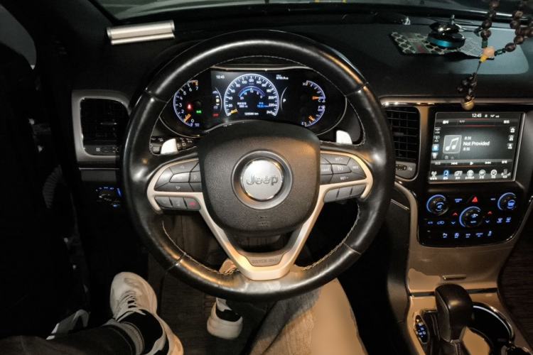 Used Jeep Grand Cherokee 2016 3.0L Comfort Navigation Edition Steering Wheel