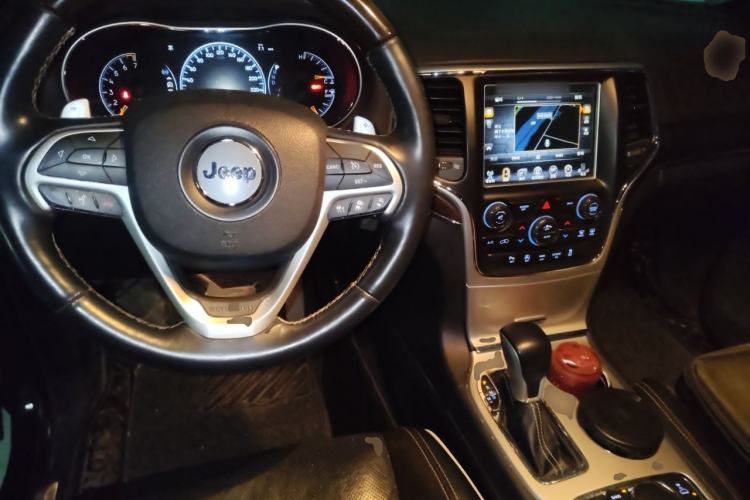 Used Jeep Grand Cherokee 2016 3.6L Luxury Navigation Edition Steering Wheel