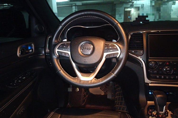 Used Jeep Grand Cherokee 2016 3.0L Comfort Navigation Edition Steering Wheel