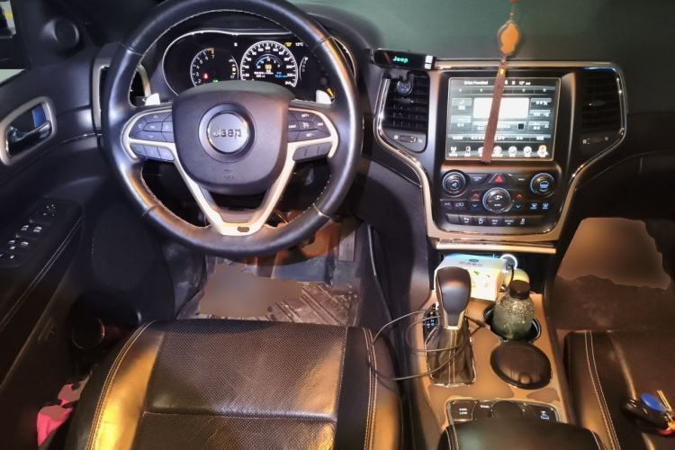 Used Jeep Grand Cherokee 2016 3.0L Elite Navigation Edition Steering Wheel