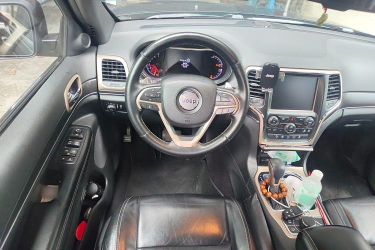 Used Jeep Grand Cherokee 2016 3.0L Comfort Navigation Edition Steering Wheel