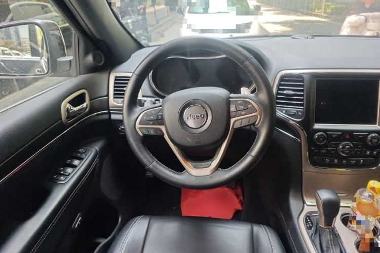 Used Jeep Grand Cherokee 2016 3.0L Comfort Navigation Edition Steering Wheel