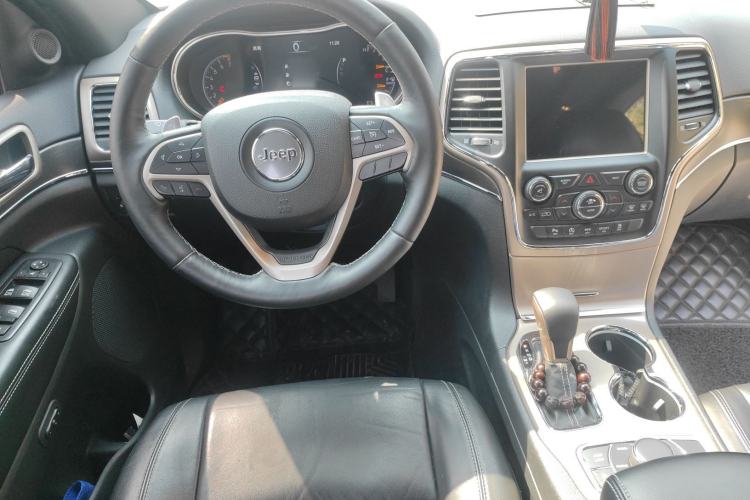 Used Jeep Grand Cherokee 2016 3.0L Comfort Navigation Edition Steering Wheel