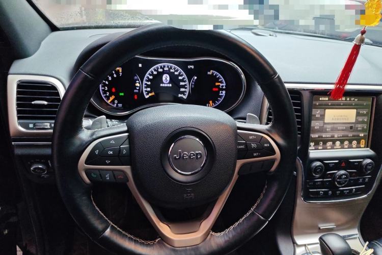 Used Jeep Grand Cherokee 2016 3.0L Comfort Navigation Edition Steering Wheel
