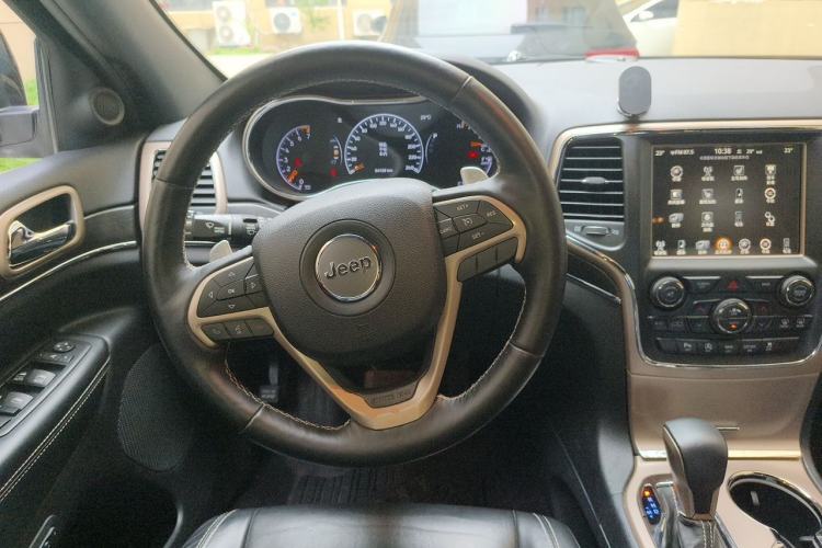 Used Jeep Grand Cherokee 2016 3.0L Comfort Navigation Edition Steering Wheel