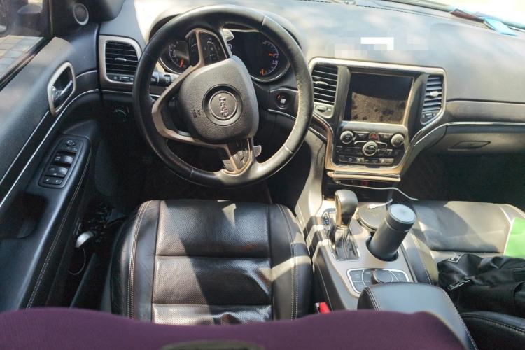 Used Jeep Grand Cherokee 2016 3.0L Elite Navigation Edition Steering Wheel