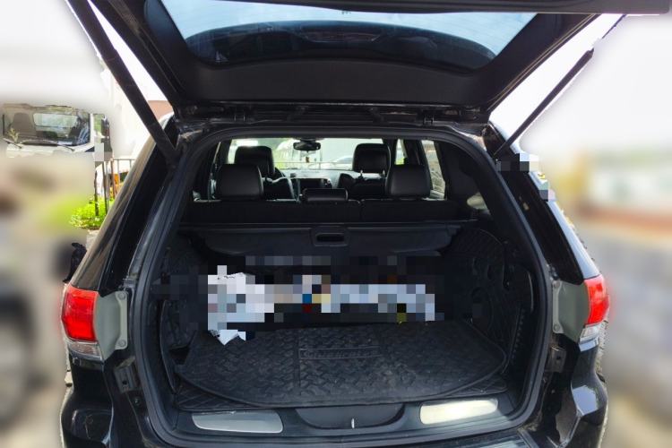 Used Jeep Grand Cherokee 2016 3.0L Comfort Navigation Edition Trunk