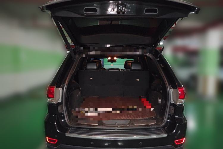 Used Jeep Grand Cherokee 2016 3.0L Elite Navigation Edition Trunk