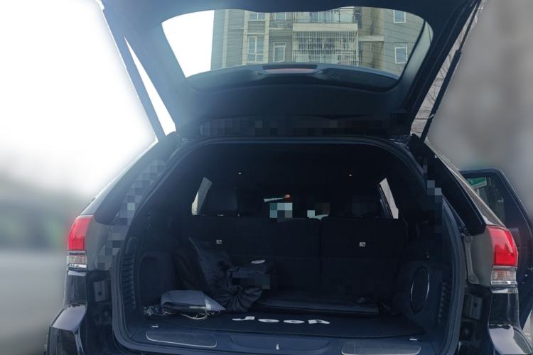 Used Jeep Grand Cherokee 2016 3.6L Elite Navigation Edition Trunk