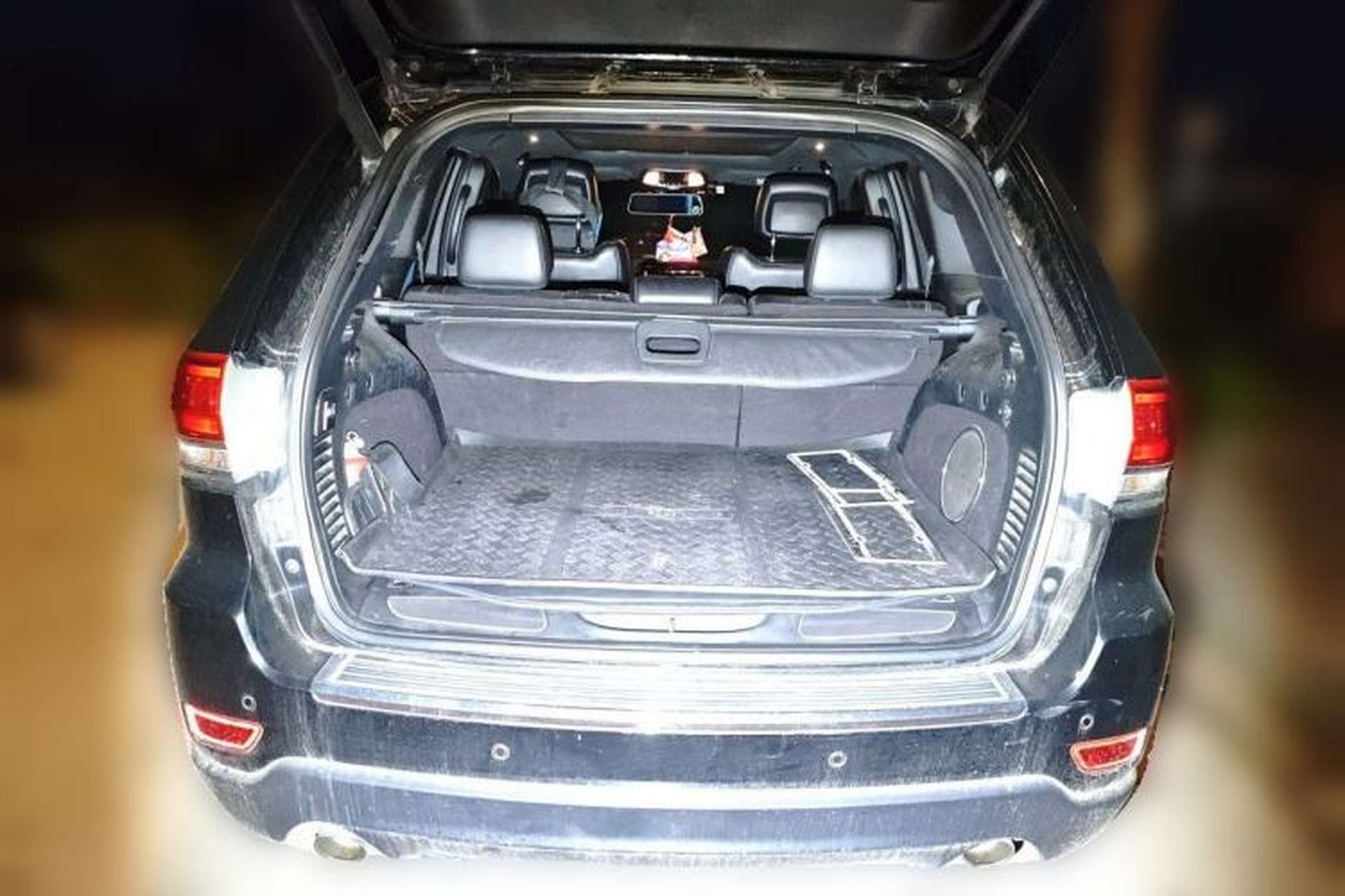 Used Jeep Grand Cherokee 2016 3.0L Comfort Navigation Edition Trunk