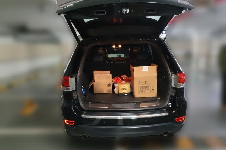 Used Jeep Grand Cherokee 2016 3.0L Comfort Navigation Edition Trunk