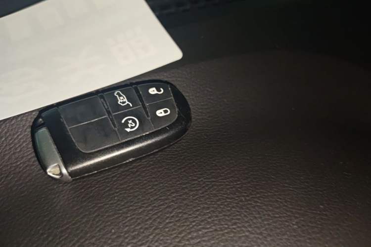 Used Jeep Grand Cherokee 2016 3.0L Elite Navigation Edition Vehicle Key