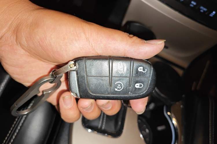 Used Jeep Grand Cherokee 2016 3.0L Elite Navigation Edition Vehicle Key