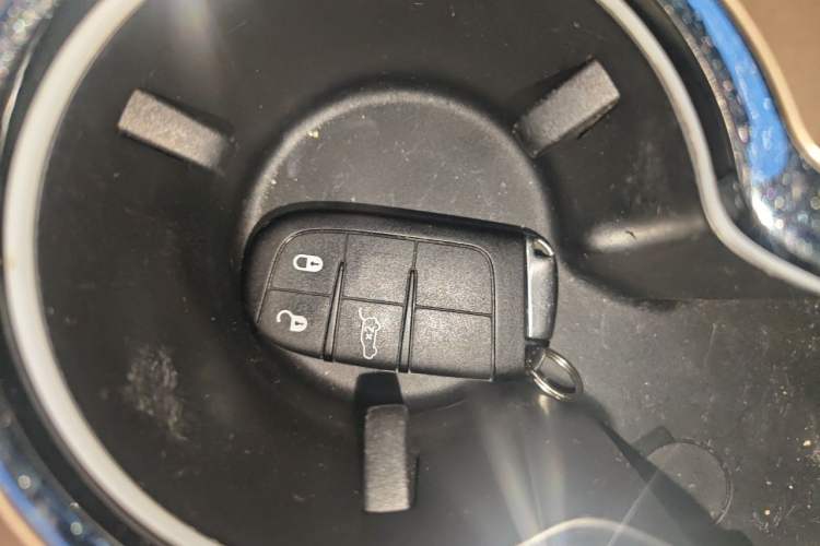 Used Jeep Grand Cherokee 2016 3.0L Comfort Navigation Edition Vehicle Key