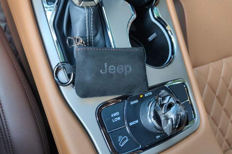 Used Jeep Grand Cherokee 2016 3.0L Comfort Navigation Edition Vehicle Key