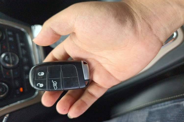Used Jeep Grand Cherokee 2016 3.0L Elite Navigation Edition Vehicle Key
