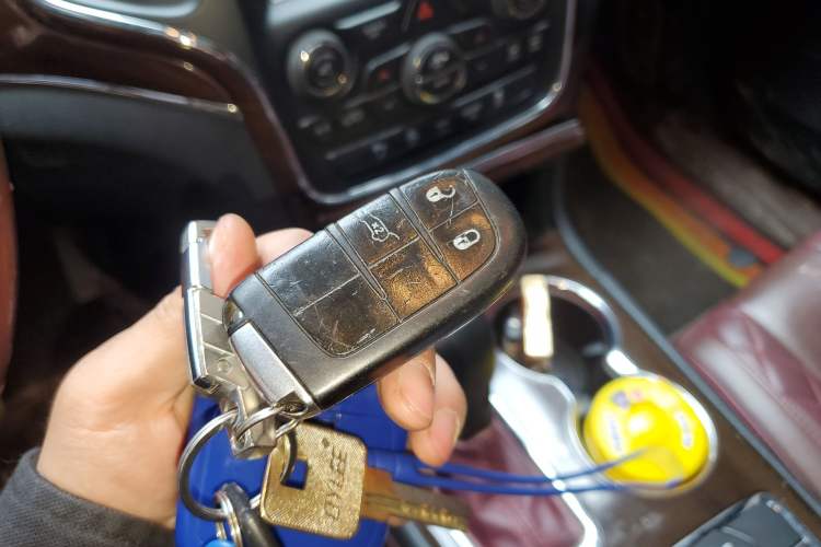 Used Jeep Grand Cherokee 2016 3.0L Comfort Navigation Edition Vehicle Key