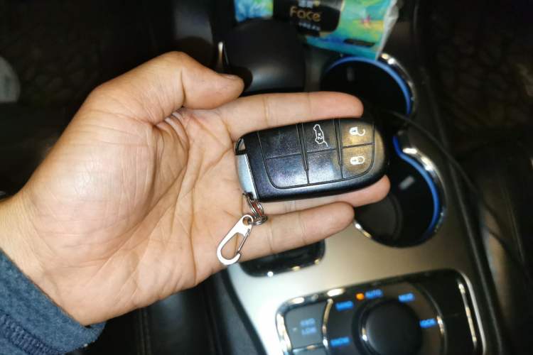 Used Jeep Grand Cherokee 2016 3.0L Comfort Navigation Edition Vehicle Key