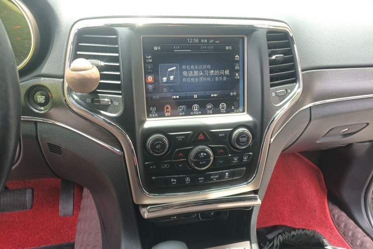 Used Jeep Grand Cherokee 2016 3.0L Comfort Navigation Edition Audio And AC Panel