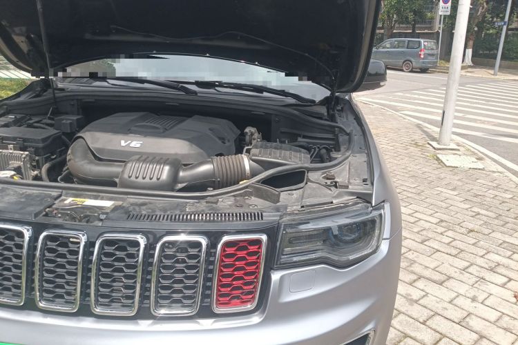 Used Jeep Grand Cherokee 2016 3.0L Comfort Navigation Edition Engine Bay Left