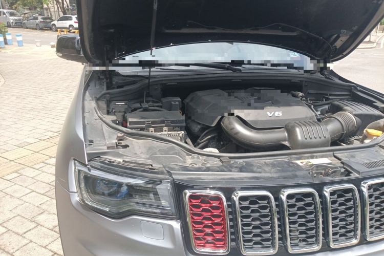 Used Jeep Grand Cherokee 2016 3.0L Comfort Navigation Edition Engine Bay Right