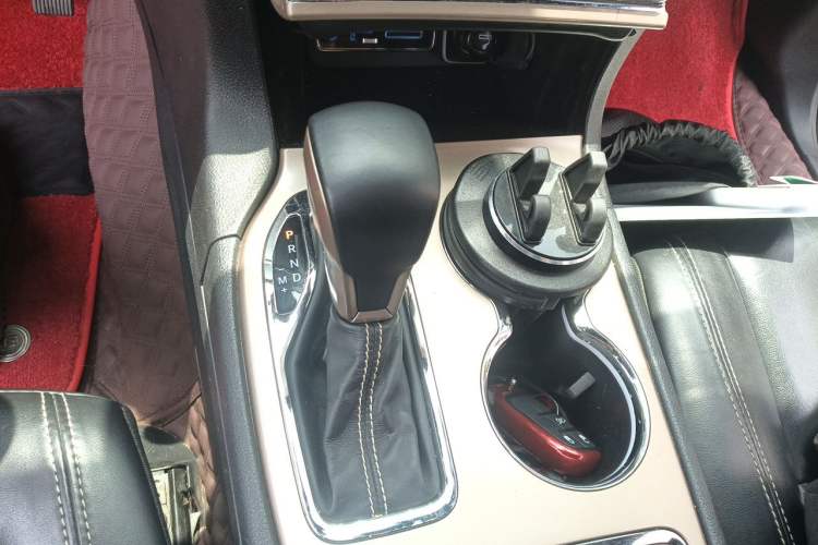Used Jeep Grand Cherokee 2016 3.0L Comfort Navigation Edition Gear Lever
