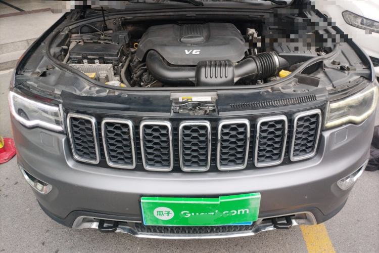 Used Jeep Grand Cherokee 2016 3.0L Elite Navigation Edition Engine Bay