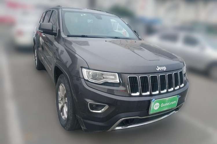 Used Jeep Grand Cherokee 2016 3.0L Comfort Navigation Edition Front Right 45 Deg
