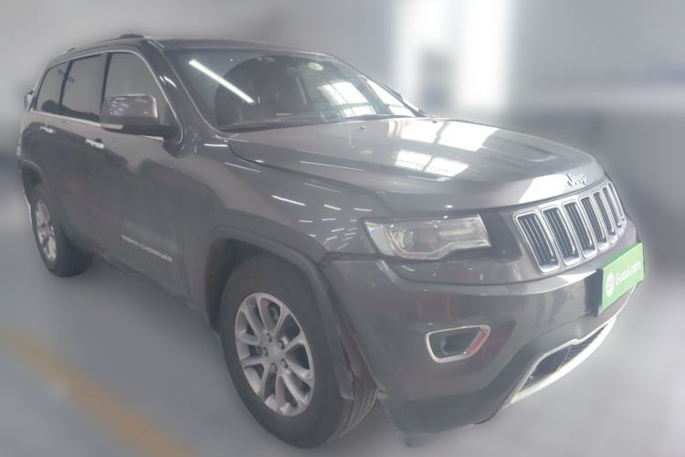 Used Jeep Grand Cherokee 2016 3.0L Comfort Navigation Edition Front Right 45 Deg