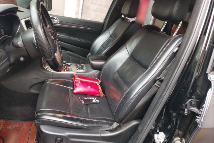 Used Jeep Grand Cherokee 2016 3.0L Elite Navigation Edition Left Front Seat