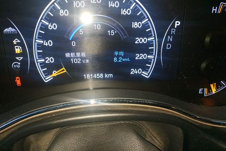 Used Jeep Grand Cherokee 2016 3.0L Comfort Navigation Edition Odometer Close Up
