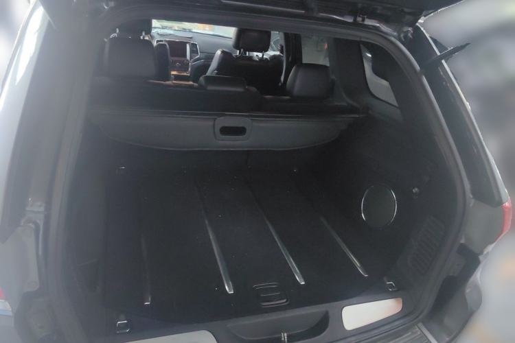 Used Jeep Grand Cherokee 2016 3.0L Comfort Navigation Edition Trunk