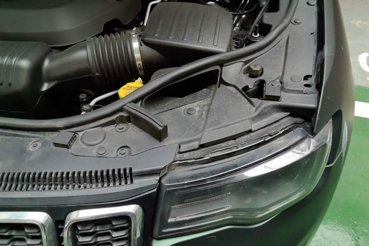 Used Jeep Grand Cherokee 2016 3.0L Elite Navigation Edition Engine Bay Left