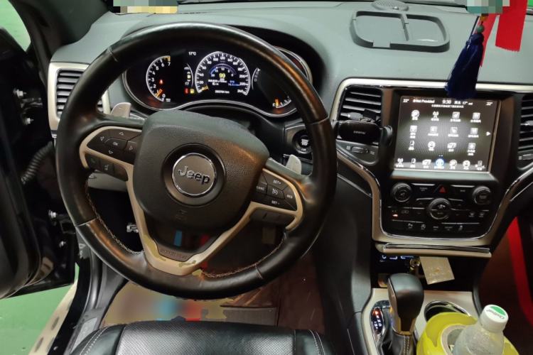 Used Jeep Grand Cherokee 2016 3.0L Elite Navigation Edition Steering Wheel