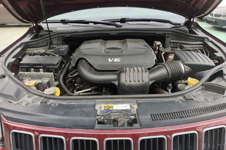 Used Jeep Grand Cherokee 2016 3.0L Comfort Navigation Edition Engine Bay