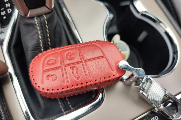 Used Jeep Grand Cherokee 2016 3.0L Comfort Navigation Edition Vehicle Key