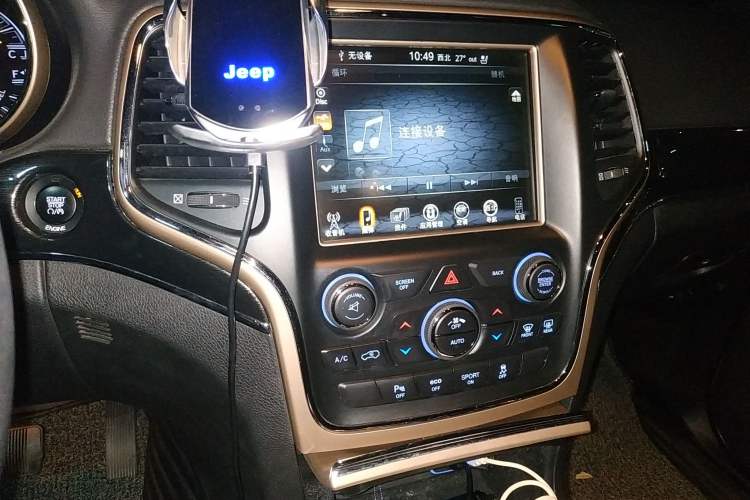 Used Jeep Grand Cherokee 2016 3.0TD Diesel 75th Anniversary Tribute Edition Audio And AC Panel