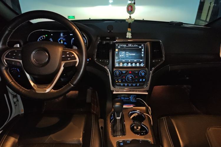 Used Jeep Grand Cherokee 2016 3.0L Comfort Navigation Edition Center Console