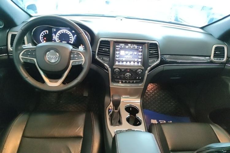 Used Jeep Grand Cherokee 2016 3.6L 75th Anniversary Tribute Edition Center Console
