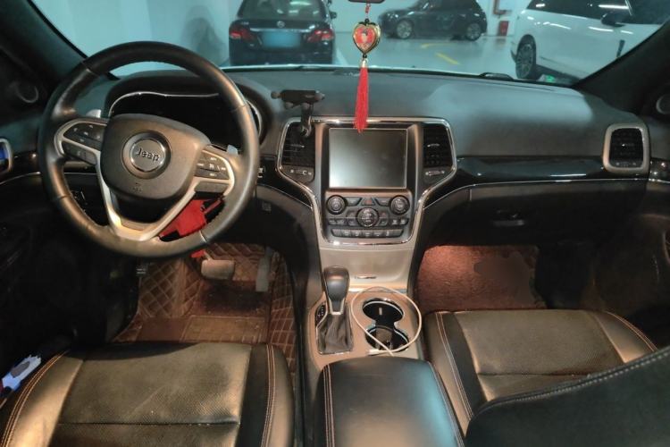 Used Jeep Grand Cherokee 2016 3.6L 75th Anniversary Tribute Edition Center Console