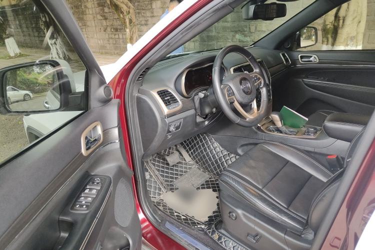 Used Jeep Grand Cherokee 2016 3.0L Elite Navigation Edition Driver Seat