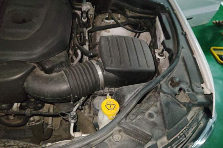 Used Jeep Grand Cherokee 2016 3.6L Luxury Navigation Edition Engine Bay Left