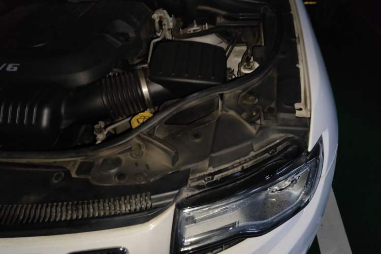 Used Jeep Grand Cherokee 2016 3.0L Comfort Navigation Edition Engine Bay Left